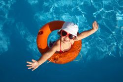 kind_in_schwimmring
